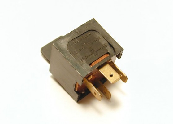 Relais 6 Volt 30A Trabant Wartburg EMW F8 Framo Käfer Bulli T1 25384